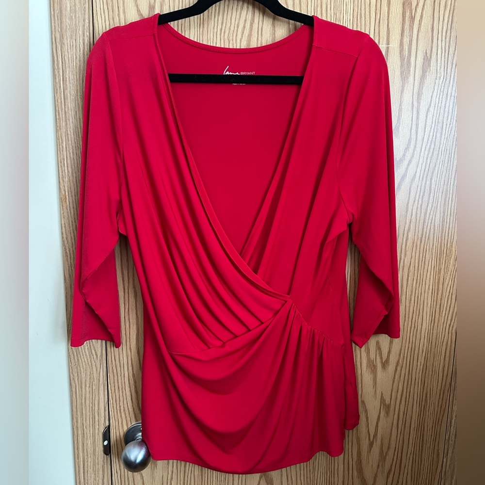 Lane Bryant Women's Red Wrap blouse 14/16 EUC deep v 3/4 length sleeve versatile